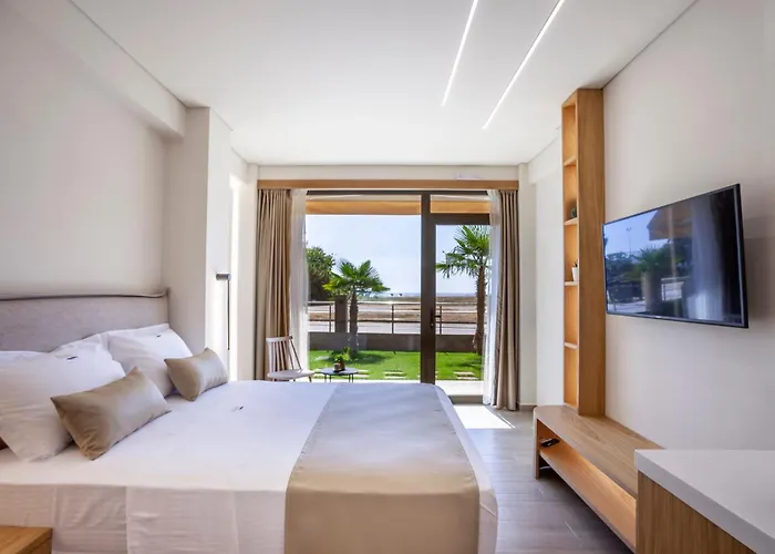 Aliston Deluxe Living - Adults Only