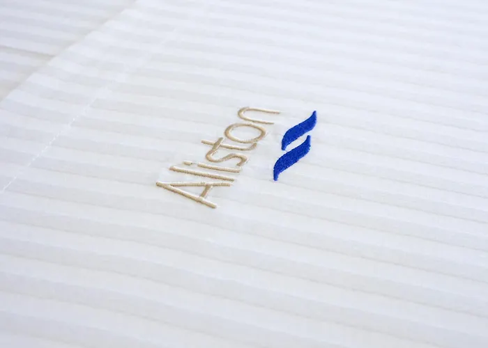 Aliston Deluxe Living - Adults Only