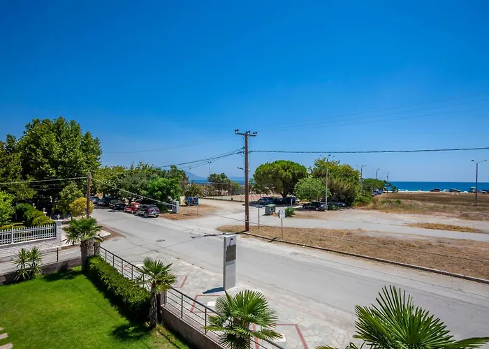Aliston Deluxe Living - Adults Only