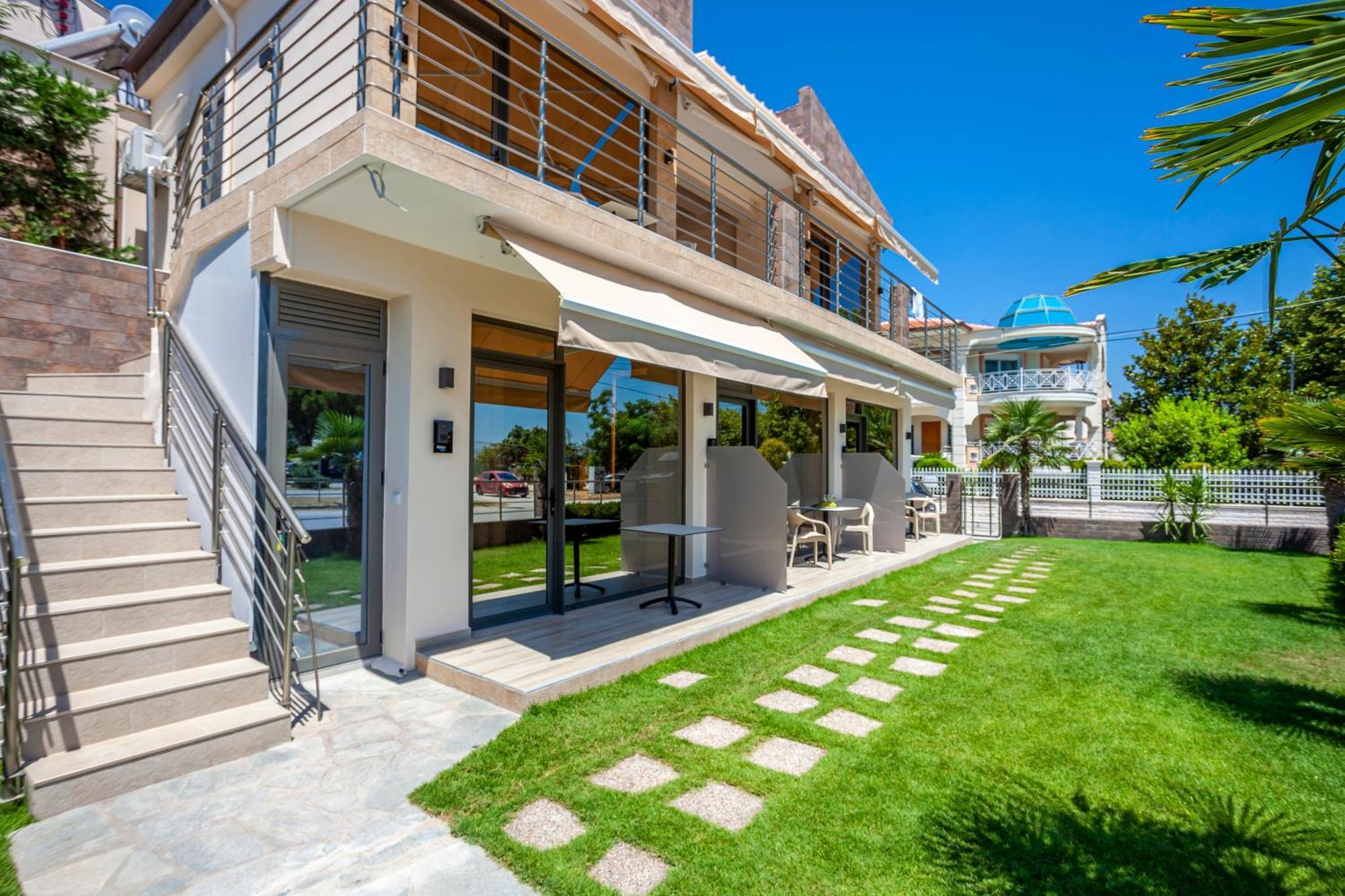 Aliston Deluxe Living - Adults Only *