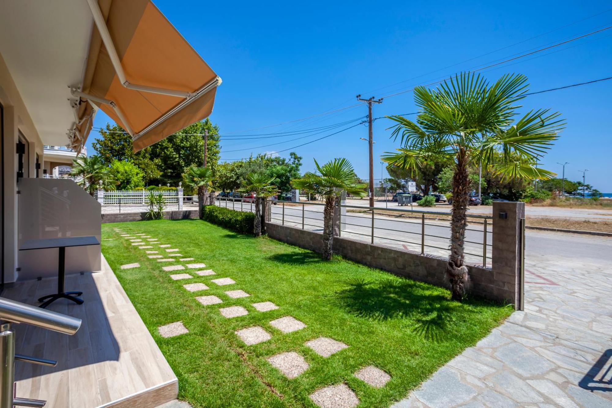 Aliston Deluxe Living - Adults Only