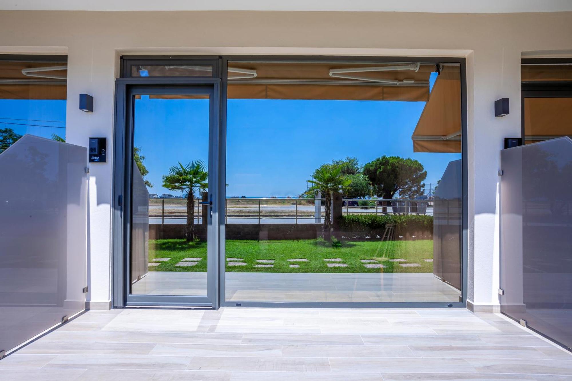Aliston Deluxe Living - Adults Only Apartment *