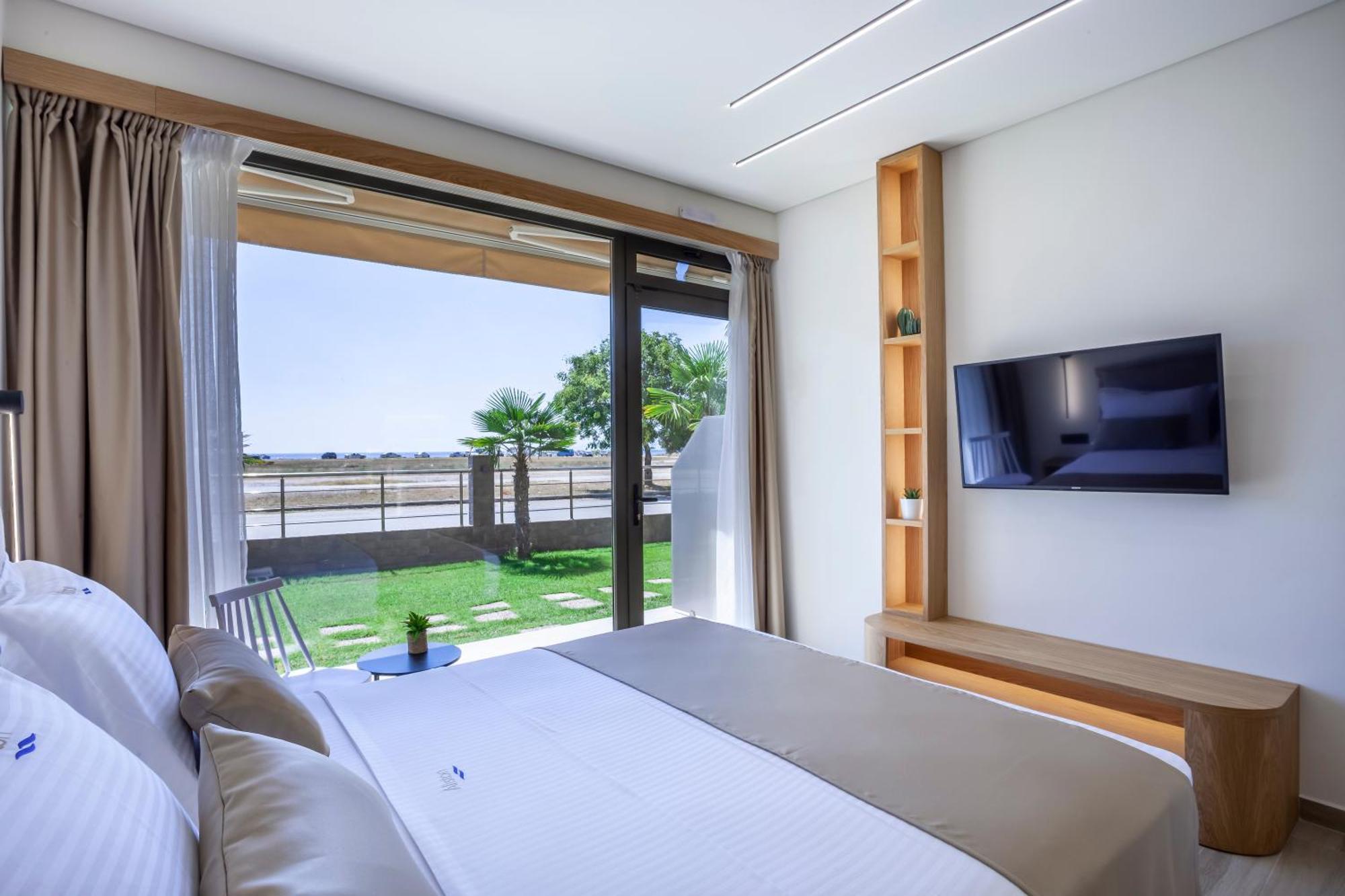 Aliston Deluxe Living - Adults Only *