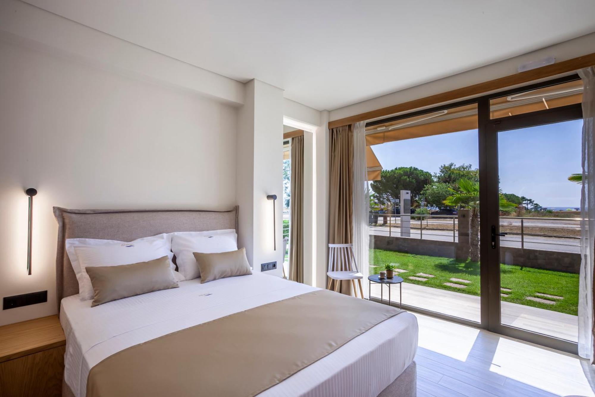 Aliston Deluxe Living - Adults Only