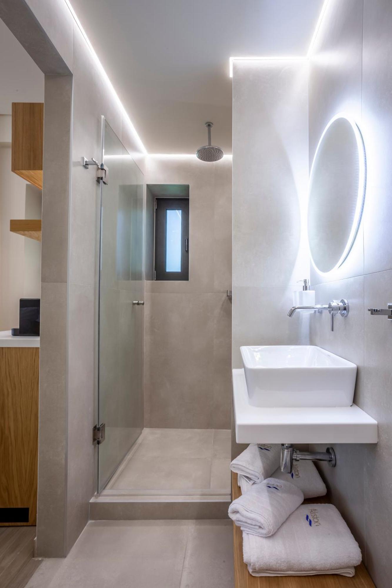 Aliston Deluxe Living - Adults Only Apartment *